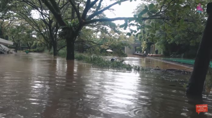 10 Penampakan rumah Irish Bella terkena banjir, lantai satu terendam
