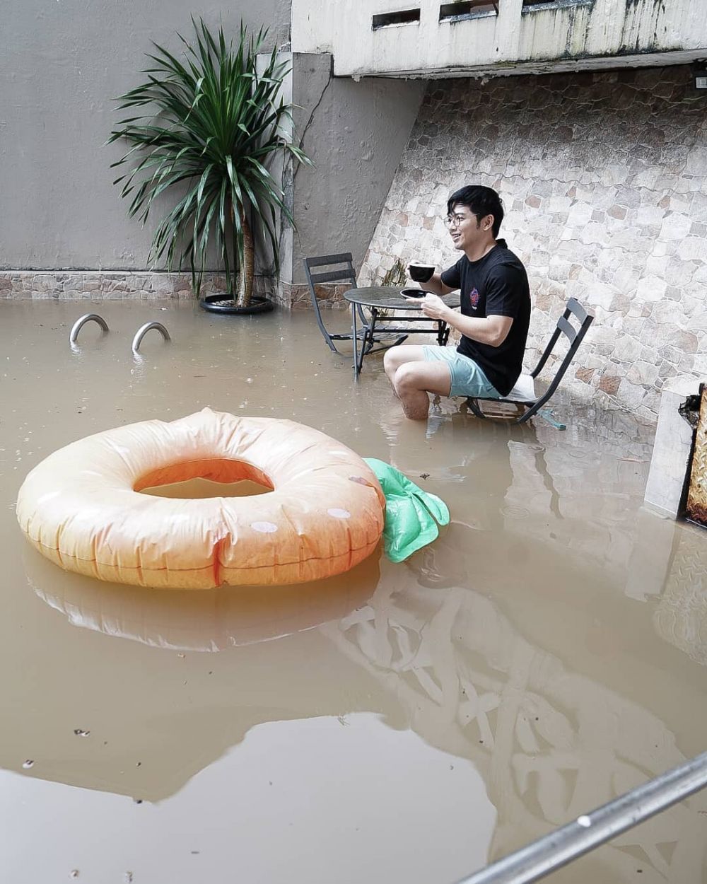 Penampakan rumah 5 seleb yang terdampak banjir Jakarta