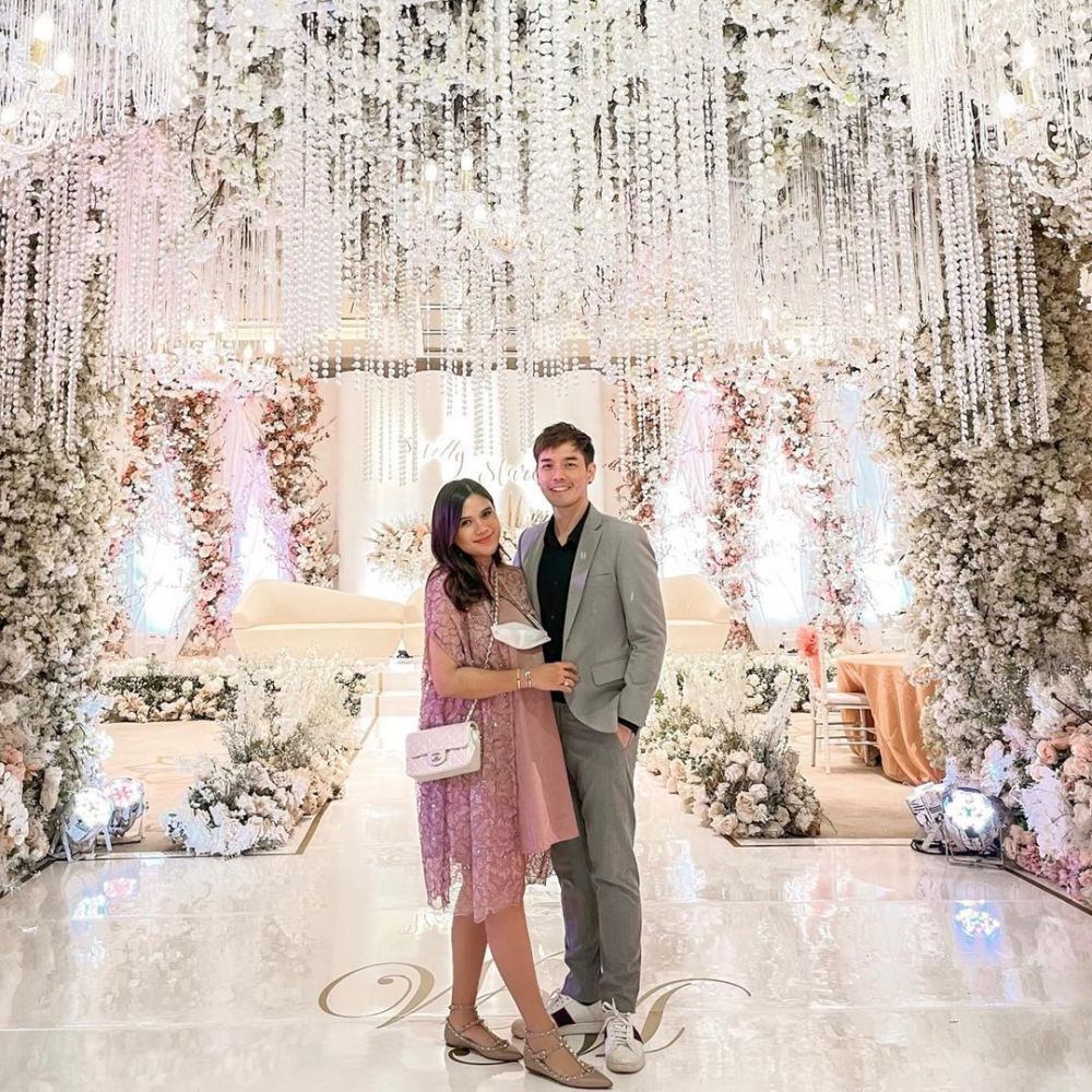 Gaya 7 seleb hadiri pernikahan Marcella Daryanani, tampil elegan