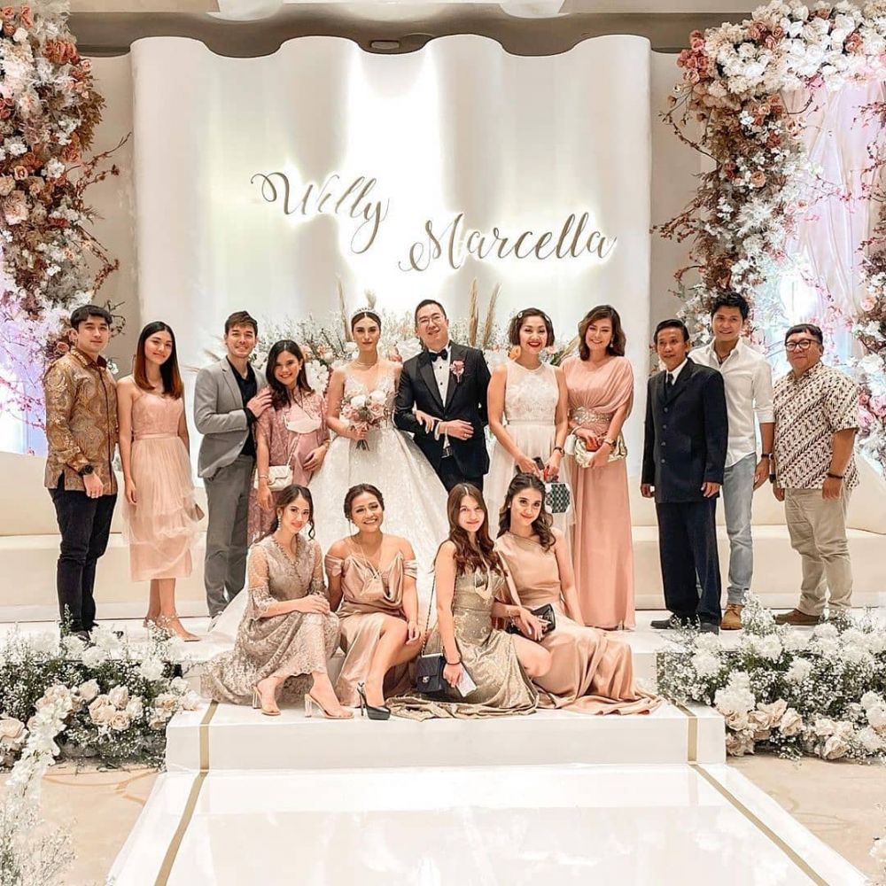 Gaya 7 seleb hadiri pernikahan Marcella Daryanani, tampil elegan