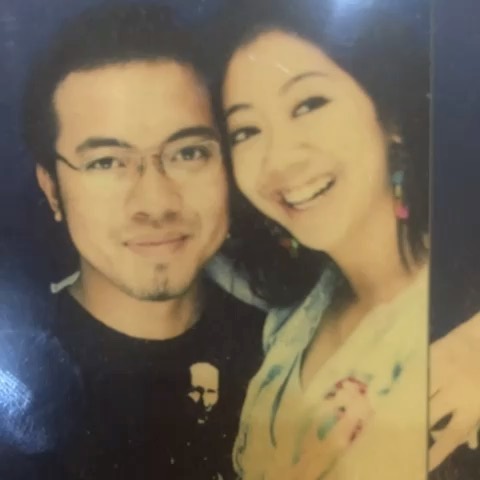 Gaya kemesraan 7 pasang seleb saat photobox, posenya bikin baper