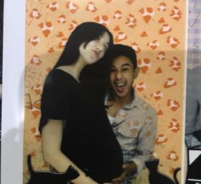 Gaya kemesraan 7 pasang seleb saat photobox, posenya bikin baper