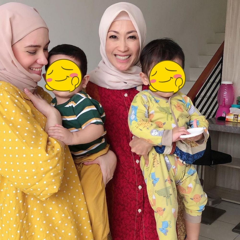 10 Potret Putri Anne dan Ranty Purnamasari, bak anak kandung