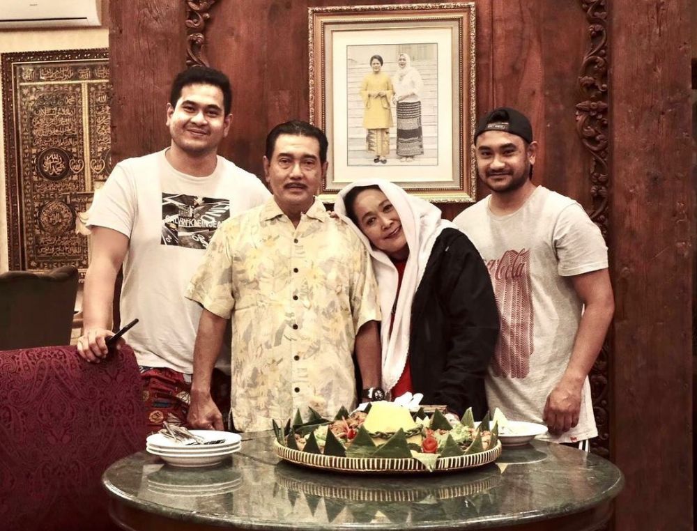 Pesona 9 anak artis era 80-an yang tak eksis di dunia hiburan