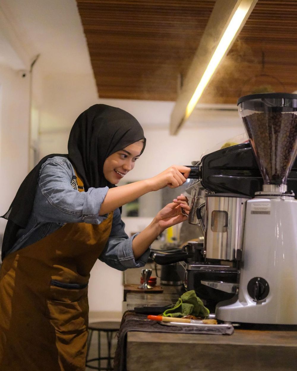 10 Potret terbaru Arifah Lubai dengan hijab, bikin pangling