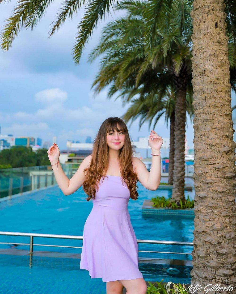 Gaya 8 pesinetron tampil dengan rambut poni, pesonanya kian terpancar