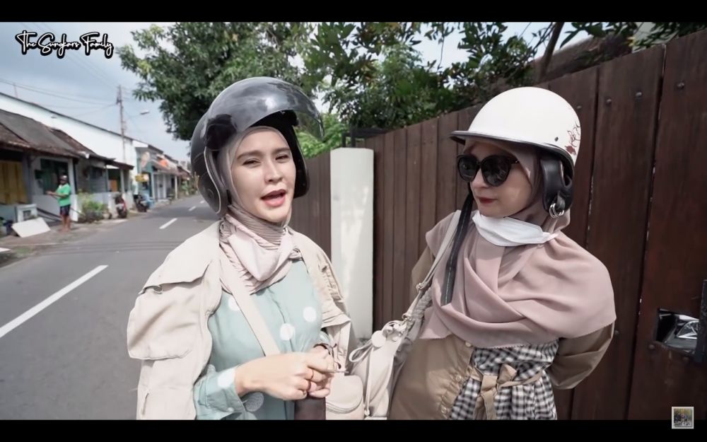 8 Momen Shireen Sungkar motoran sama Zaskia Mecca, gayanya disorot