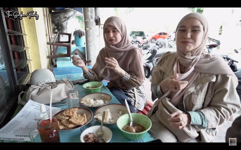 8 Momen Shireen Sungkar motoran sama Zaskia Mecca, gayanya disorot