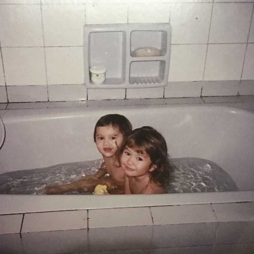 10 Potret masa kecil Zoe Abbas, posenya bikin gemas