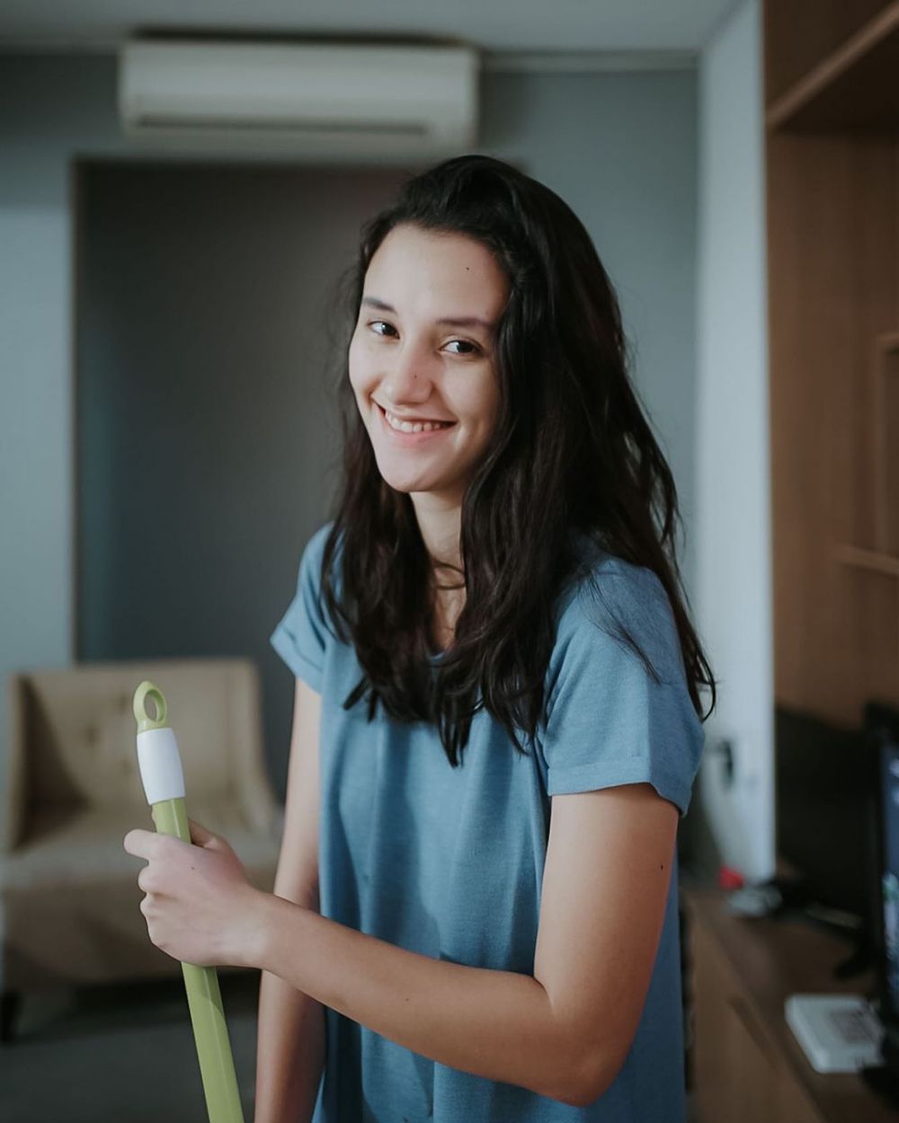 Potret 7 seleb blasteran Amerika Serikat tanpa makeup, tetap memesona