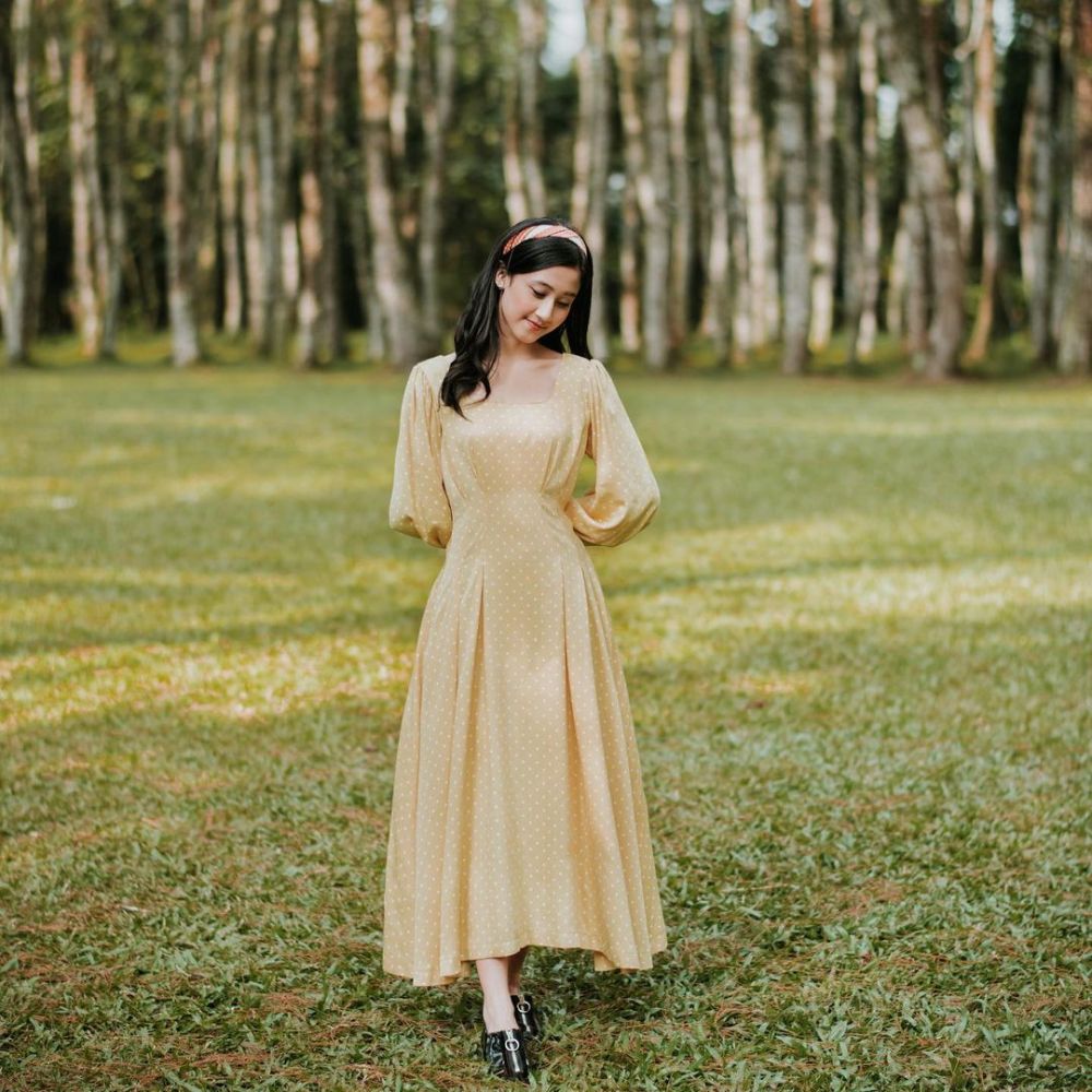 9 Gaya pemotretan Keisya Idol dalam berbagai tema, glamor abis