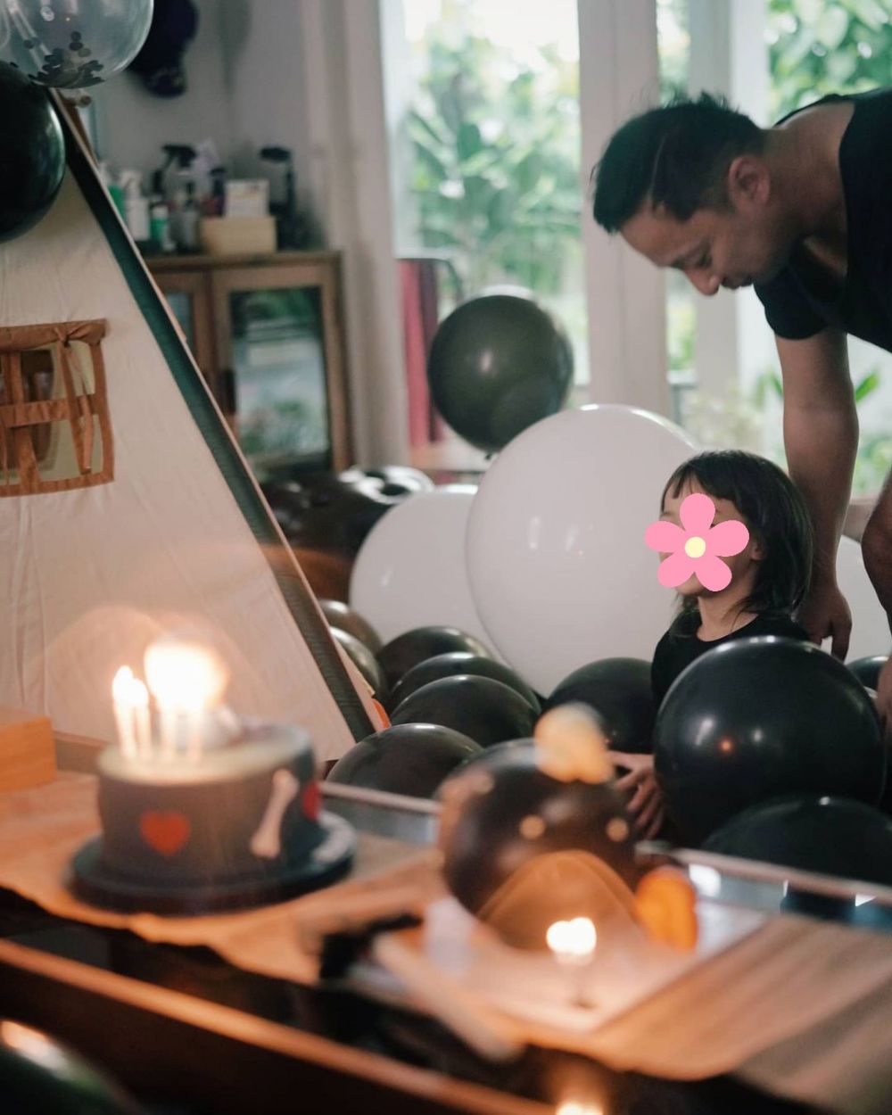 10 Momen ultah anak Ringgo dan Sabai Morscheck, kuenya curi perhatian