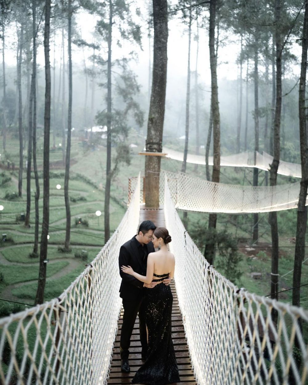 10 Potret mesra Marcella Daryanani dan suami dari pacaran hingga nikah