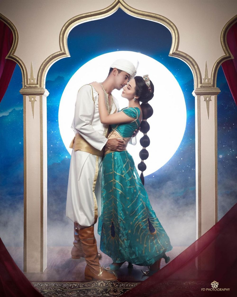 7 Pemotretan Ali Syakieb dan Margin Wieheerm bertema Aladdin, kece