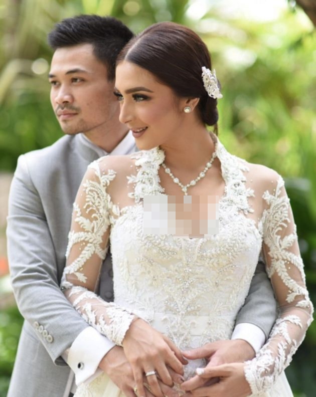 Potret lawas 10 seleb era 2000-an saat menikah, penuh kebahagiaan