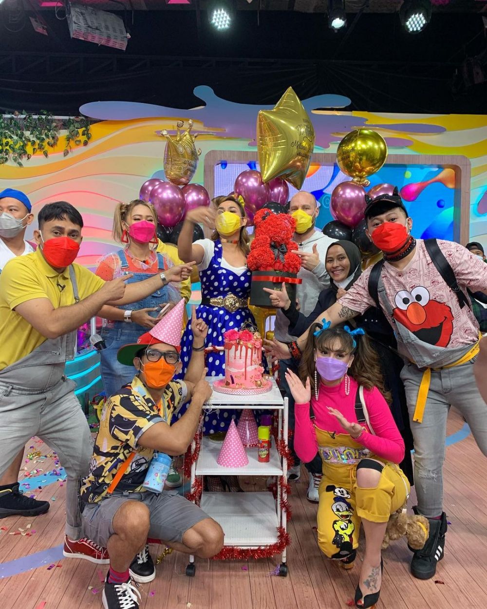 7 Momen ultah Melaney Ricardo ke-40, dapat kejutan spesial dari suami