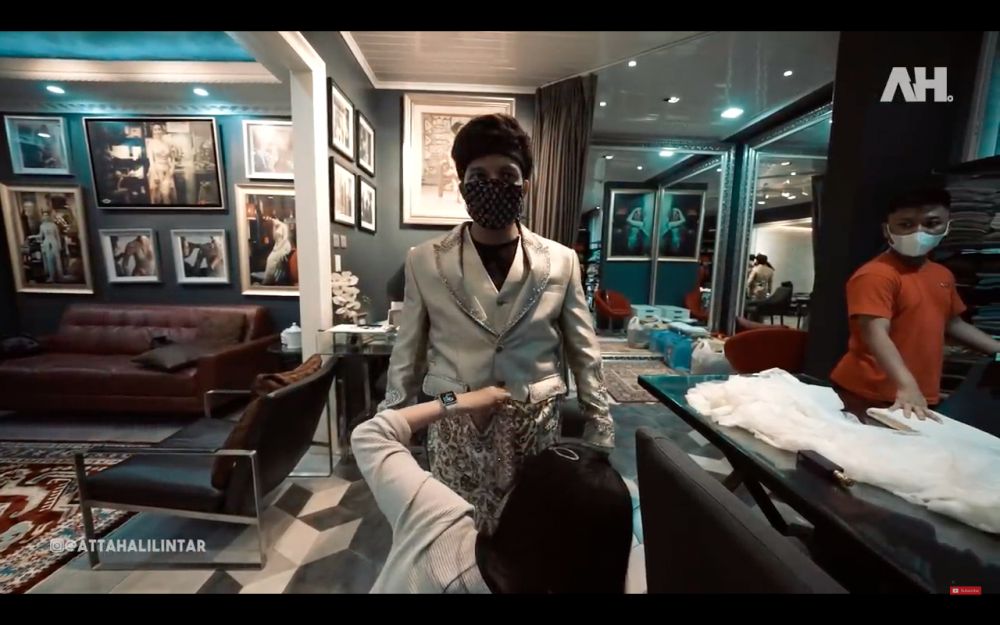 8 Momen Atta Halilintar fitting baju nikahan, penampilannya manglingi