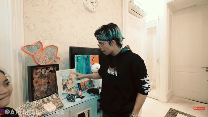 10 Potret kamar di rumah Andre Taulany, ruang wardrobe-nya bak butik