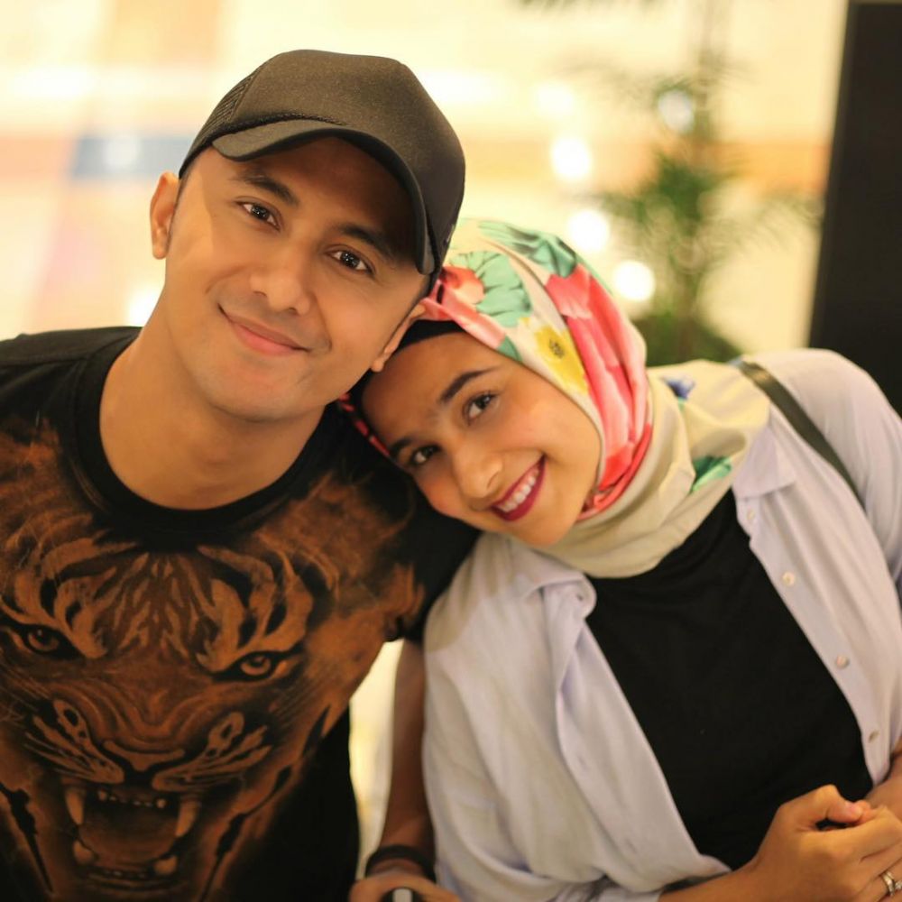 Potret 8 pesinetron dan suami yang terpaut usia 10 tahun