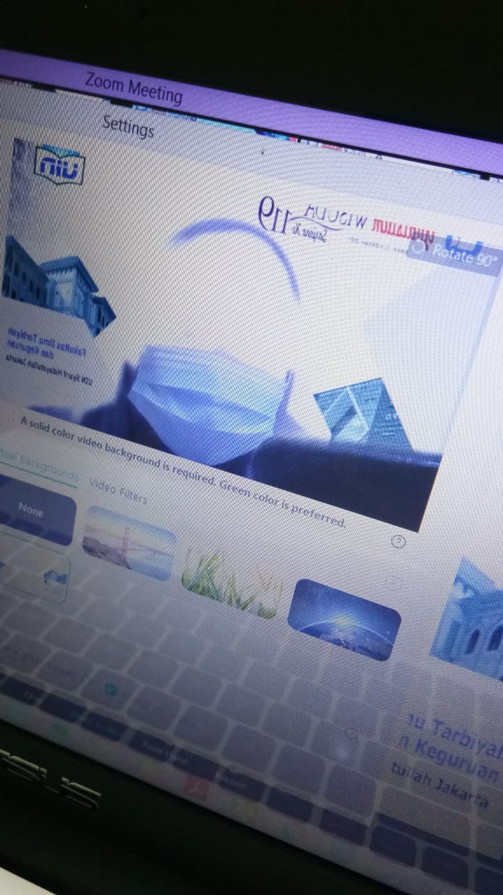 11 Momen lucu mahasiswa pas ikuti acara online, bikin salah fokus