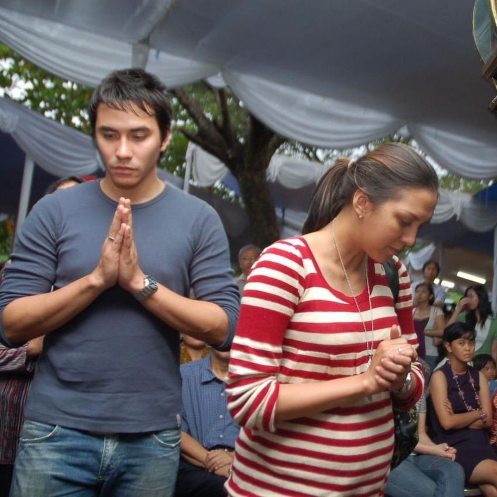 Unggah foto lawas 14 tahun lalu, paras Darius Sinathrya curi perhatian