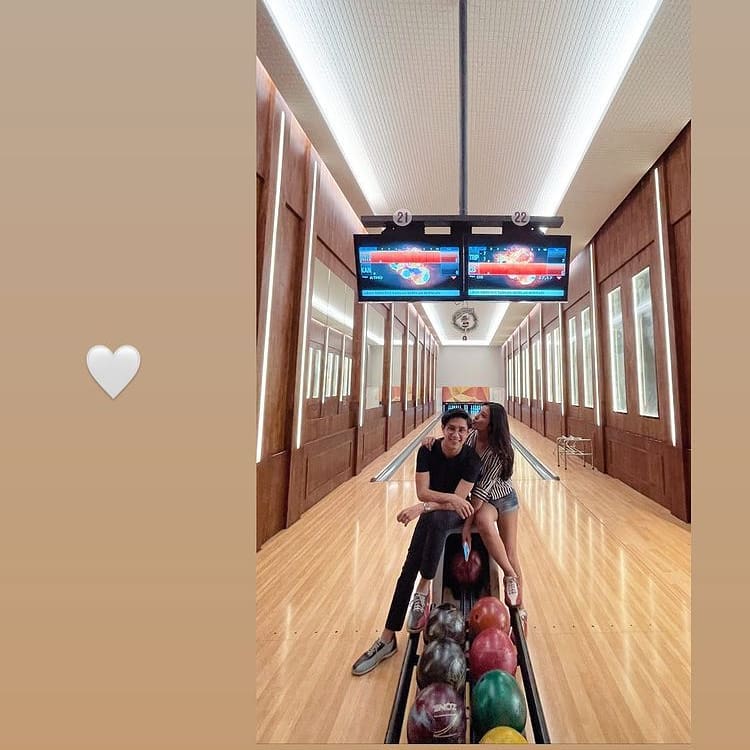 10 Potret mesra Teuku Rassya dan Cleantha, lengket bak prangko