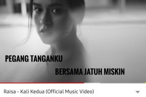 10 Lagu yang liriknya dipelesetkan ini ngawurnya bikin nyengir