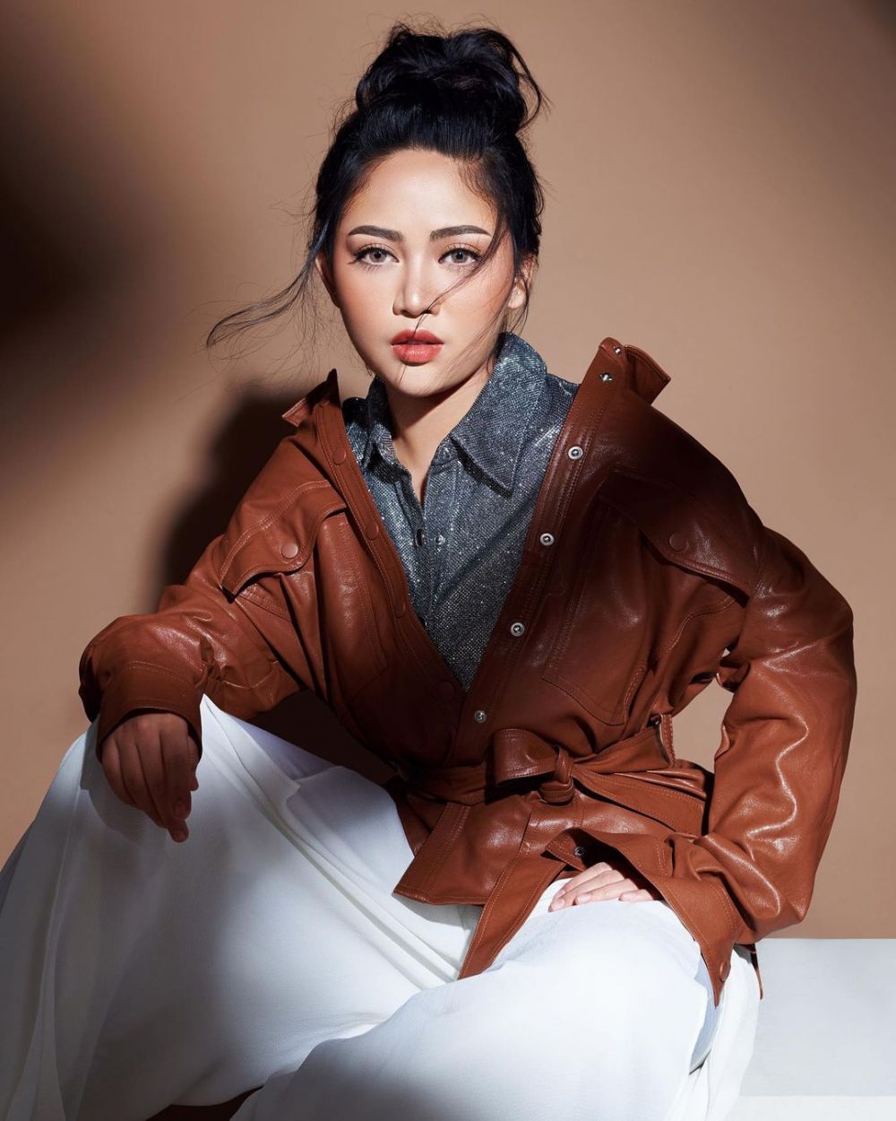 7 Gaya pemotretan terbaru Rachel Vennya, dipuji makin cetar