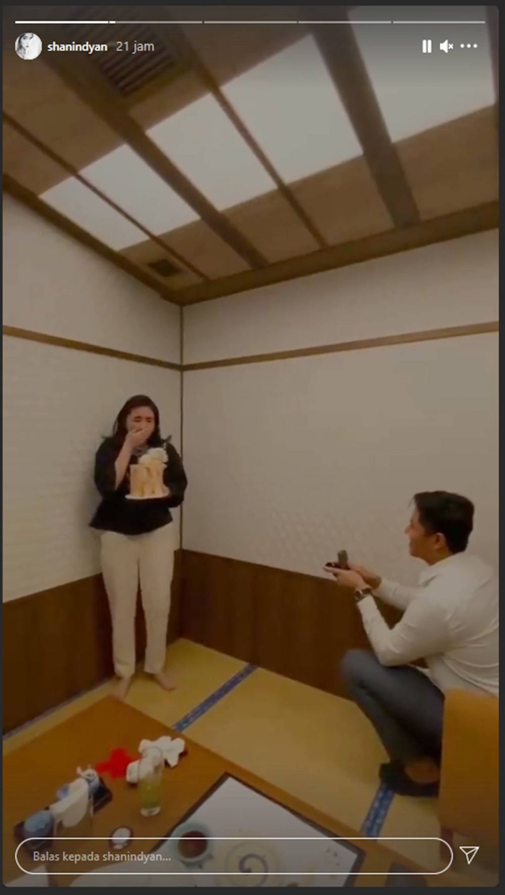 8 Momen haru Ashilla Zee eks Blink dilamar pas hari ulang tahun