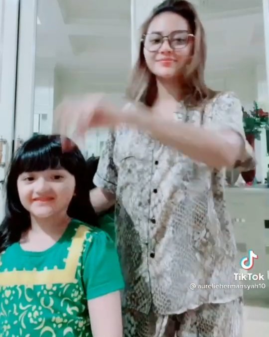 Kondisi membaik, ini 8 potret Ashanty jalani isolasi mandiri di rumah