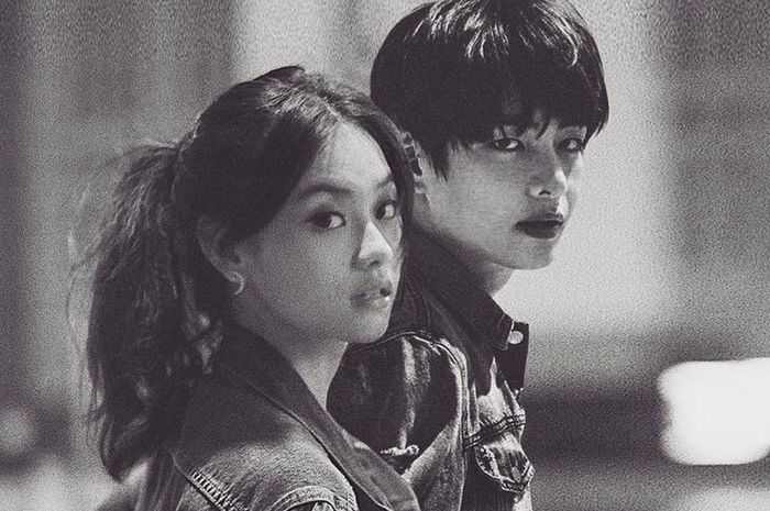 Foto editan lucu 12 seleb dengan artis idolanya, kocak pol