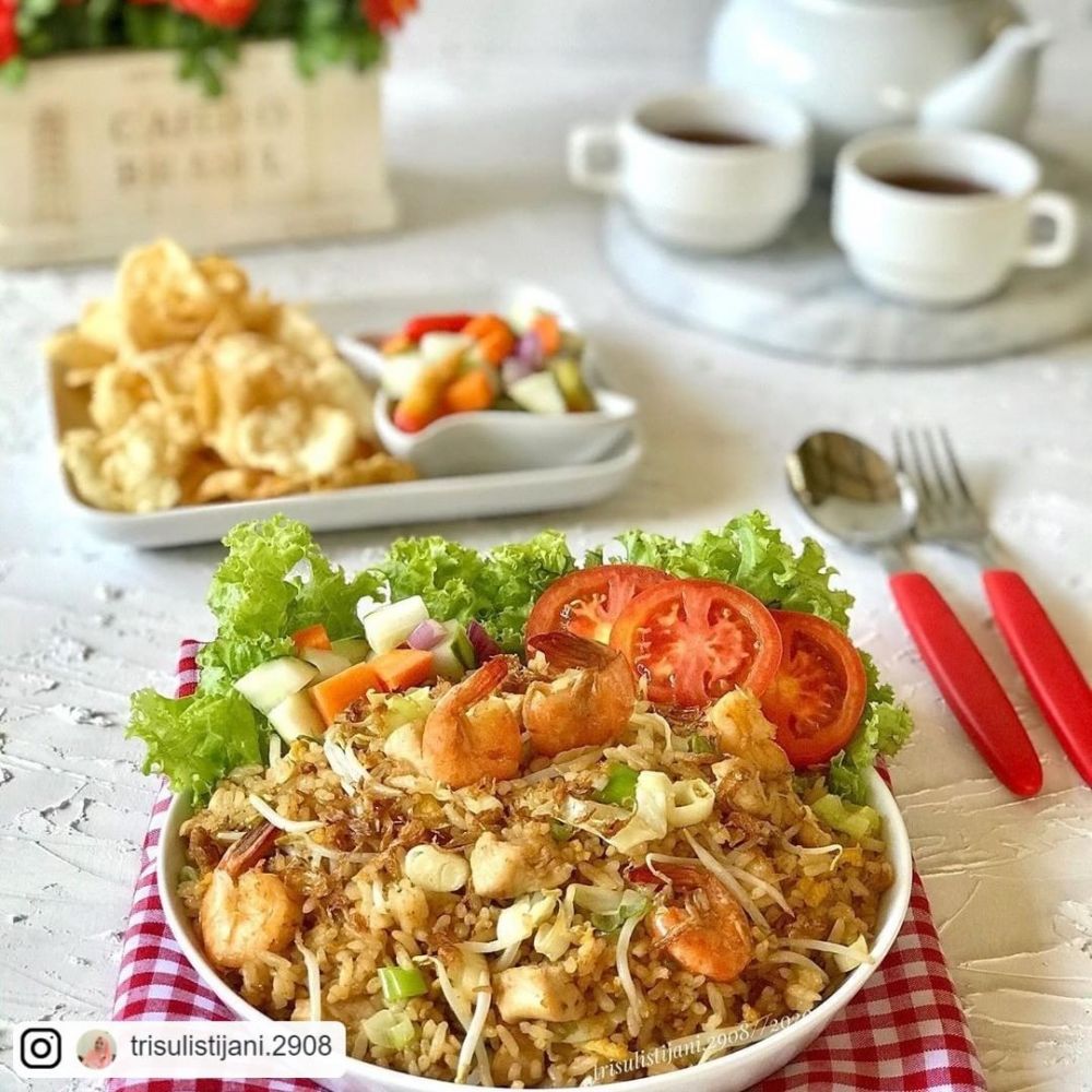 10 Resep nasi goreng ayam paling enak, istimewa, dan praktis