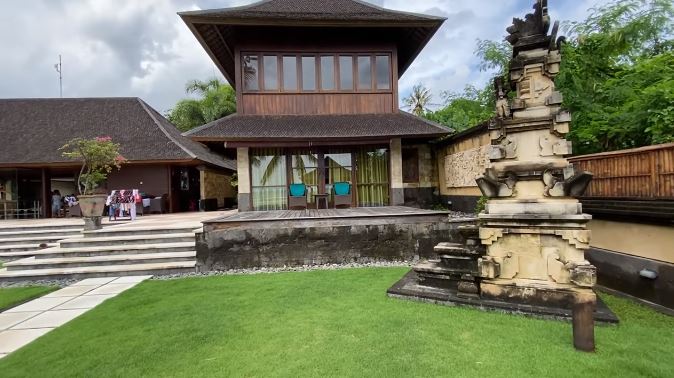 10 Potret rumah baru Ratna Galih di Bali, menghadap langsung ke laut