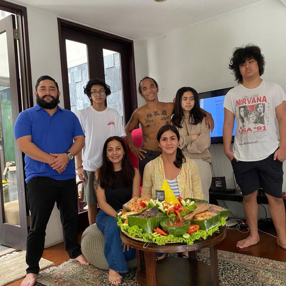 10 Penampakan rumah Kaka Slank, dekorasinya curi perhatian