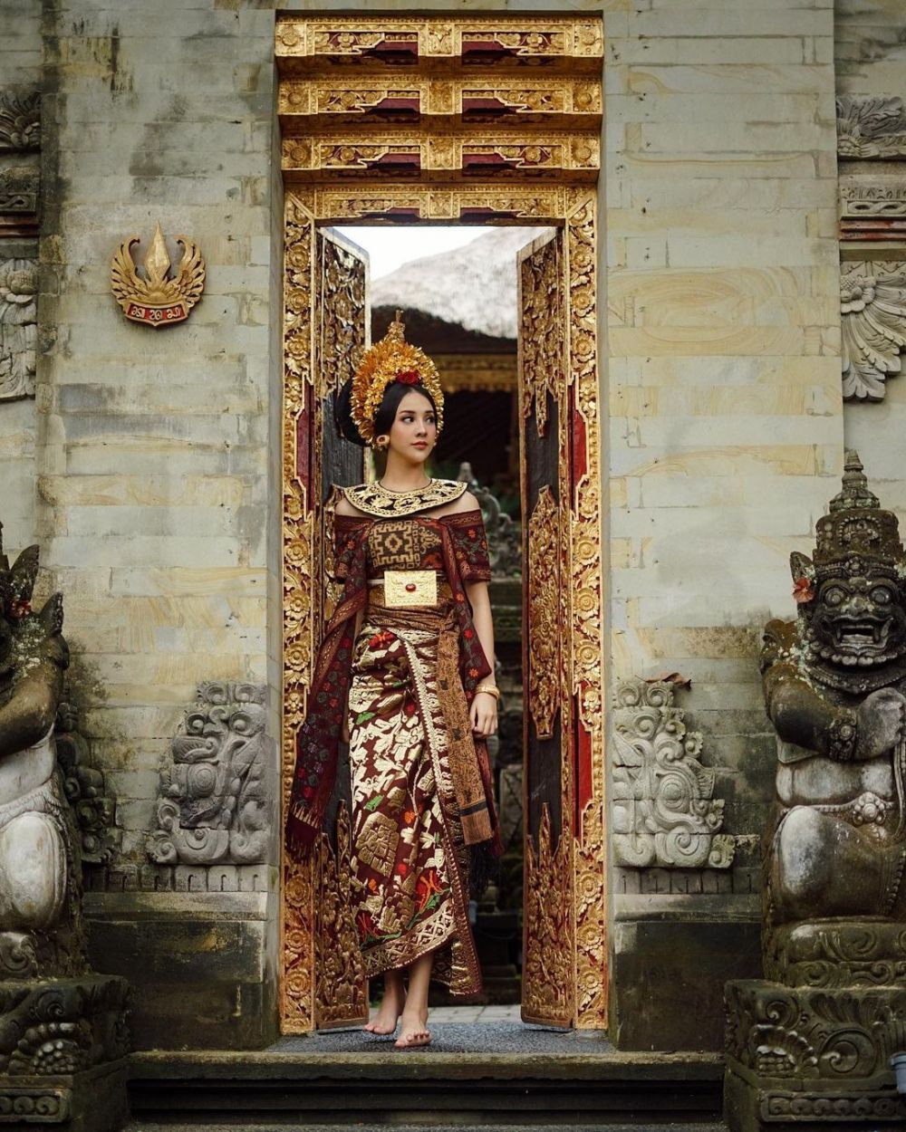 8 Potret Anya Geraldine pakai kebaya, gayanya tuai pujian