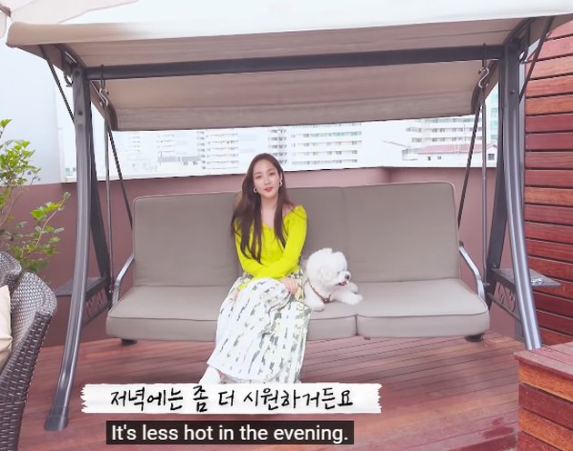10 Potret rumah aktris Korea Park Min-young, rooftop-nya cozy