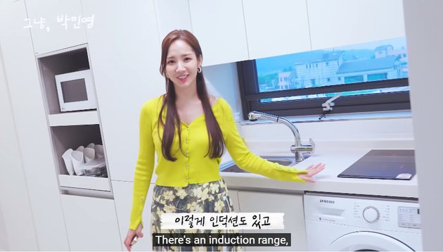 10 Potret rumah aktris Korea Park Min-young, rooftop-nya cozy