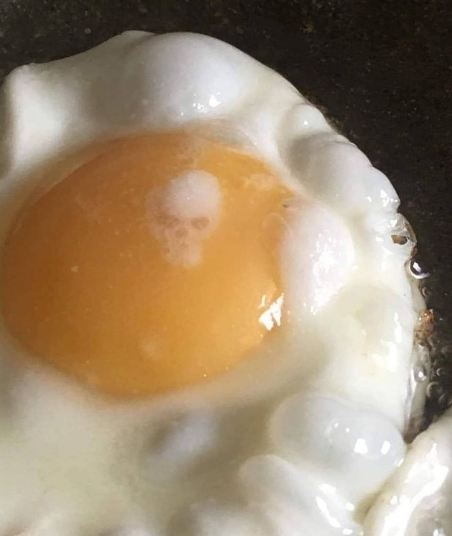 10 Momen ngeselin waktu pengen makan ini kocak