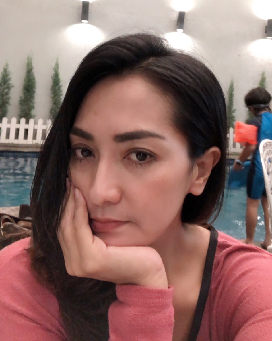 Ingat Kirey penyanyi 90-an? Ini 10 potret terbarunya yang awet muda