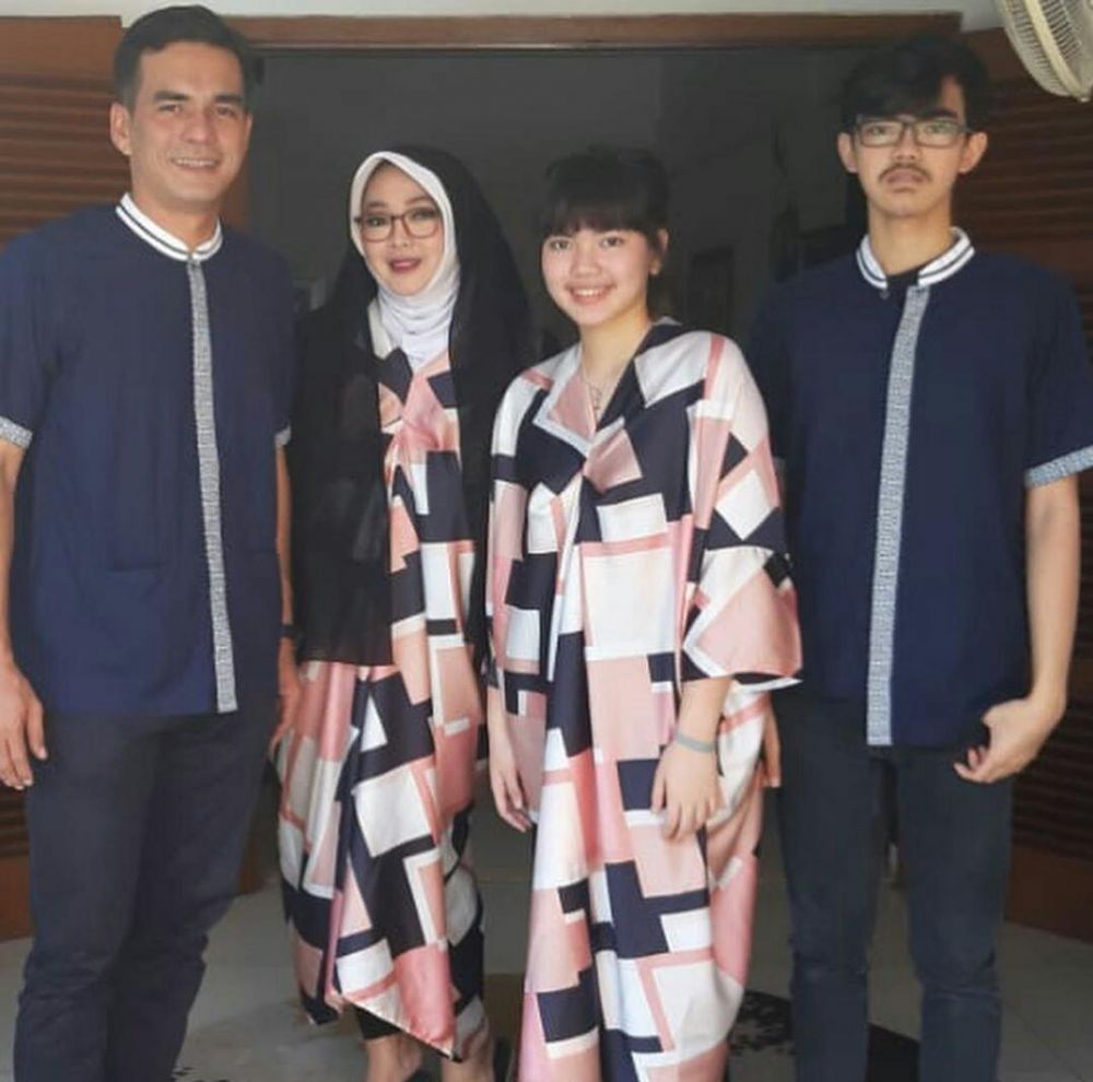 10 Kenangan manis Rina Gunawan dan putrinya, penuh kasih sayang