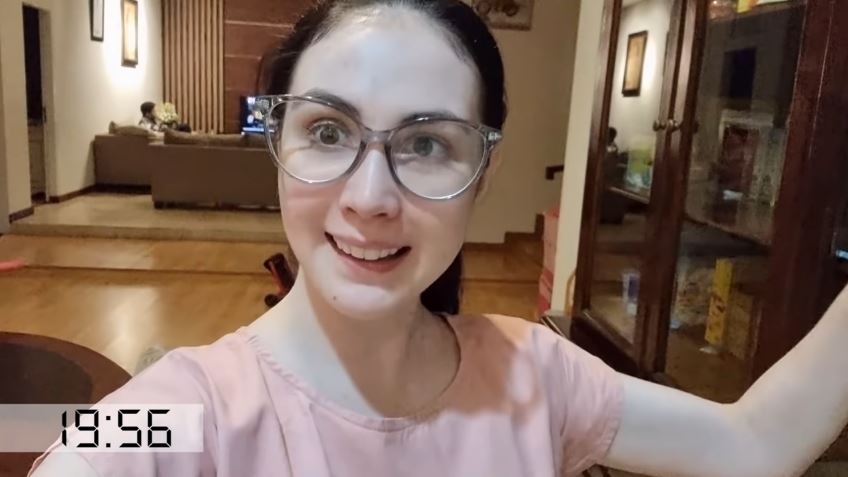 10 Potret Arumi Bachsin tanpa makeup, parasnya curi perhatian