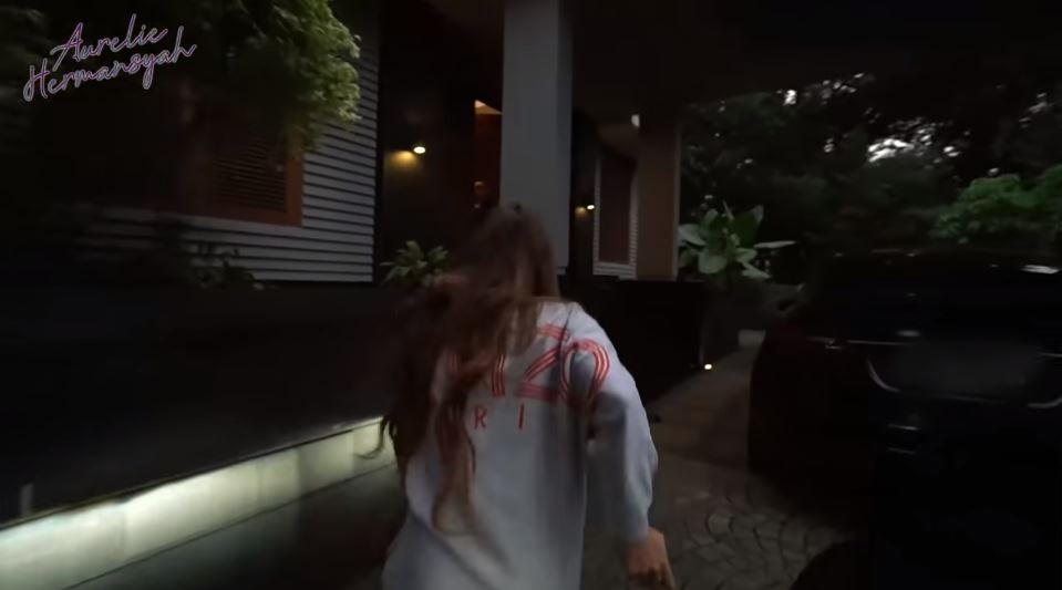 10 Momen Aurel Hermansyah sembuh dari Covid-19, beri kejutan ke Atta