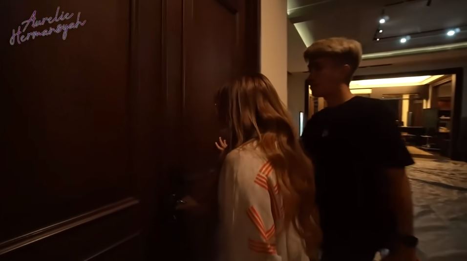 10 Momen Aurel Hermansyah sembuh dari Covid-19, beri kejutan ke Atta