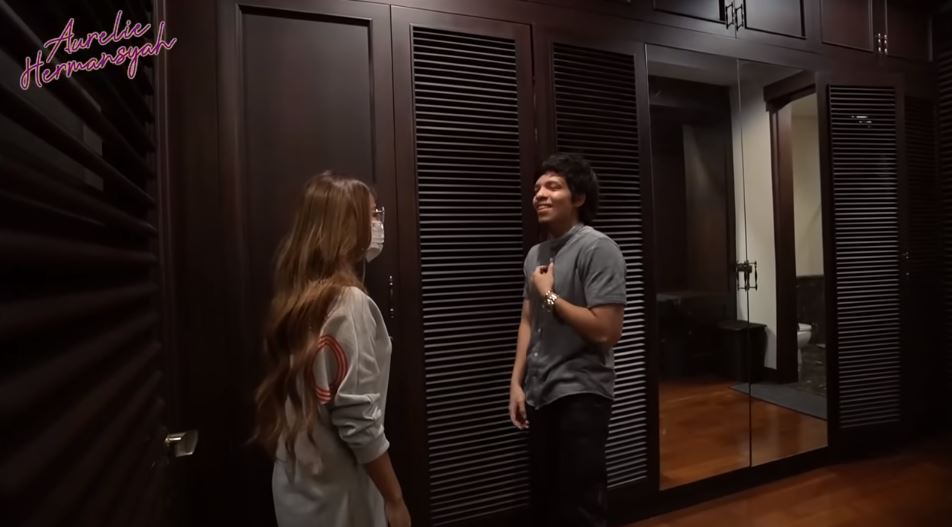 10 Momen Aurel Hermansyah sembuh dari Covid-19, beri kejutan ke Atta