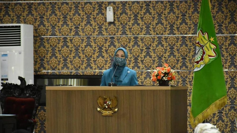 7 Potret Chacha Frederica saat lakukan kunjungan kerja, curi perhatian