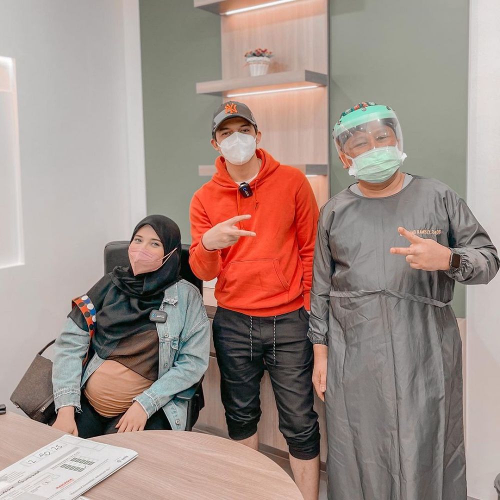 7 Potret Zaskia Sungkar di kehamilan trimester ketiga ...