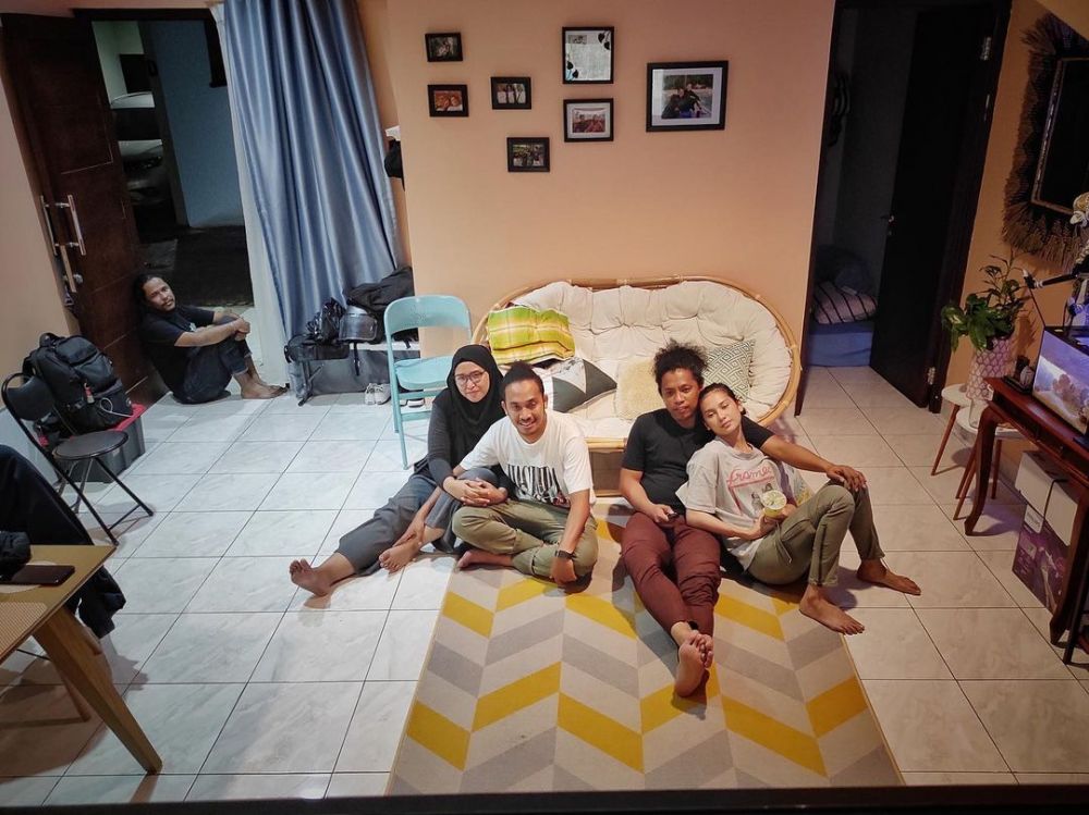 10 Potret mesra Arie Kriting dan Indah Permatasari usai menikah