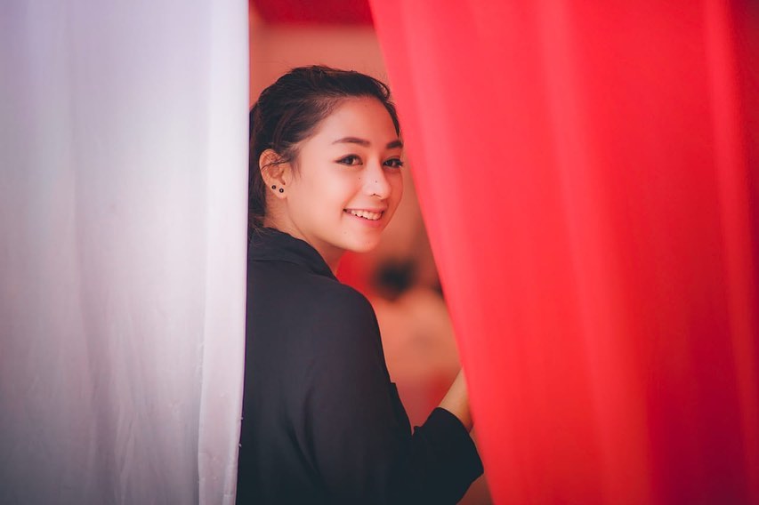 7 Potret cantik Mayang Sary, adik sekaligus asisten Vanessa Angel