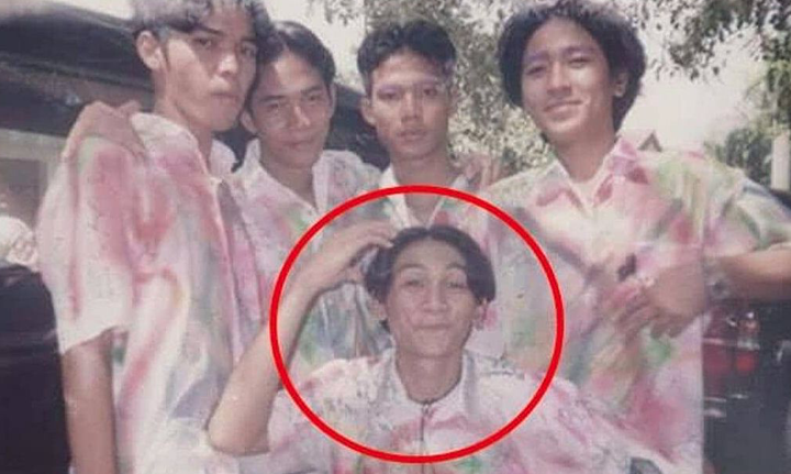 Potret lawas 12 seleb Indonesia dengan geng SMA-nya, hits abis 