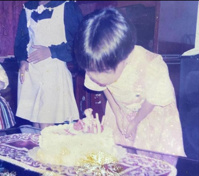 Potret masa kecil 8 seleb saat rayakan ulang tahun, penuh kenangan